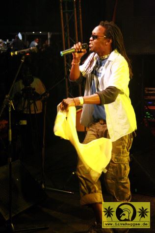 Ray Darwin (UK) and The Yardy Crew 14. Reggae Jam Festival - Bersenbrueck 08. August 2008 (13).JPG